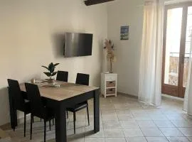 2 rooms, old town