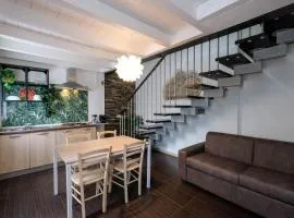 4 min to Lake - Duplex with private parking