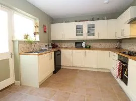 4 Trafalgar Square - 3 Bed House - Great Yarmouth