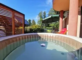 Domek wypoczynkowy Zielonka -jacuzzi w sezonie-