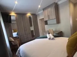 Home Away from Home - Deluxe Queen & Twin Studio