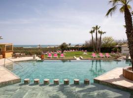 Grand Hôtel Les Flamants Roses Thalasso & Spa, hotel v destinácii Canet-en-Roussillon