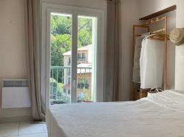 Appartement dans la nature, ξενοδοχείο σε Prats-de-Mollo-la-Preste