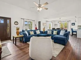 Salty Sea Lyons Landing - Pet friendly!