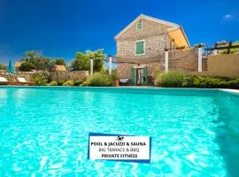Božini dvori- Villa with Pool, Sauna , Jacuzzi and Tennis Court