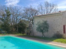 Mazet provençal sous les chênes, hôtel à Fuveau