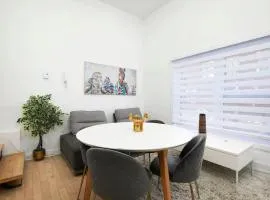 Delightful 2BR in Village Downtown
