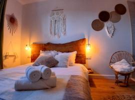 Maison du Bonheur, Chambre Cocooon, hébergement à Le Pin