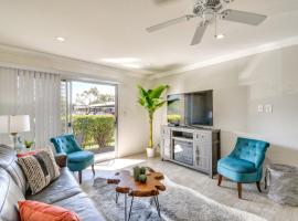 Near Fashion Square and Old Town Scottsdale Condo!, hotel in Scottsdale