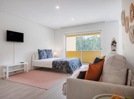 Furadouro Pine & Sea with Swimming Pool Studio 1, hotel in Ovar