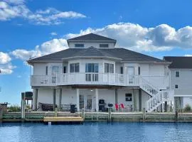Sun Rayes - Pet friendly, waterfront with boat dock!