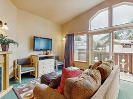 Icicle Village Resort Condos #407 & #408, aparthotel v destinaci Leavenworth