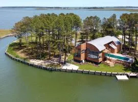 Sunrise Shore - Waterfront with private pool & hot tub!