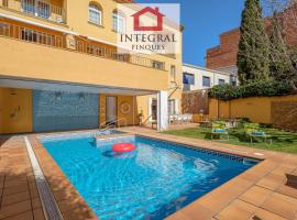 Casa Teva Palamós, хотел в Паламос