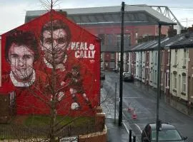 18 Anfield 5 min walk Sleeps 7 4BR 5Bed 3Bathrms