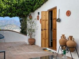 Casita with Views of Frigiliana, hotel en Frigiliana
