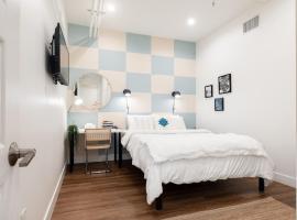 3198 Bohemian Hideaway at RiNo Art Lofts, Hotel in Denver