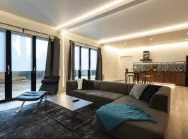 Large Modern Loft in Central Location