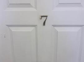 Dream Inn LLC, guest house in Fitchburg