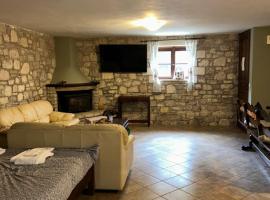 Saint George Apartments I & IV, hôtel à Kalavrita