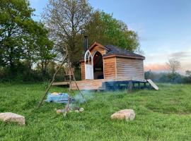 Lower Marsh Farm Glamping, Zelt-Lodge in Saltash