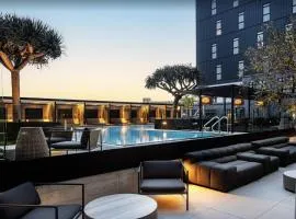 Modern Stay in Arts District LA
