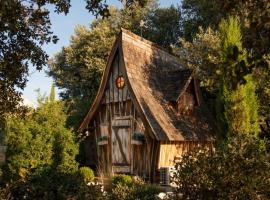 La Cabane F&eacute;erique Le Clos des Perles, chalet de monta&ntilde;a en Tourtour