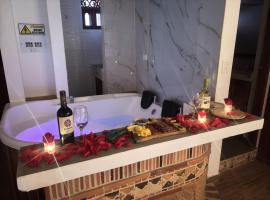 Hotel Boutique Cenit，萊瓦鎮的有熱水按摩池的飯店