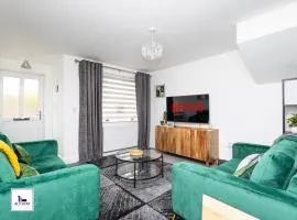 Greenwood by Alt-Stay Accommodation - 4 Bed House Ideal For Workforces & Relocations - Weekly & Monthly Rates Available