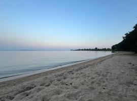 Scenic Serenity at Pearl Marina, hotel u gradu Entebe