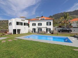 Casa das Rosas e Casa Do Mar, Hotel in Arco da Calheta