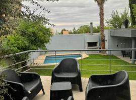 Casa barrio Maristas, hotel a El Challao