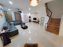 Triple Z Homestay Kuching - LANDED 14 PAX