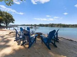 Sandy Shore - Coastal Cottage Meets Urban Contemporary
