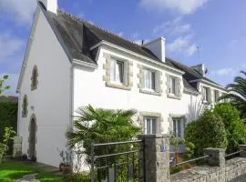 Apartment in Bénodet near Sandy Beaches