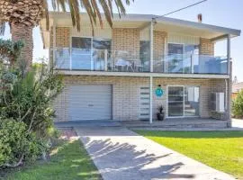 Marina Views 51 Murrah Street