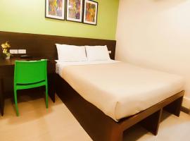 Huanying Hotel, hotel v destinaci Calapan