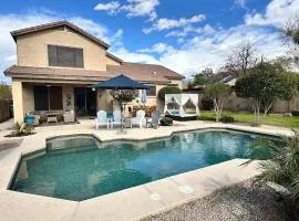 Desert Oasis 4BD 3BA, Lux Resort Pool in Mesa, AZ