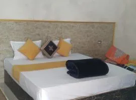Varanasi travels and lodge