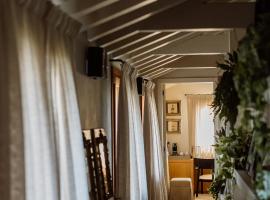 Casa TOMA - Luxury Garden House, khách sạn sang trọng ở Arzignano