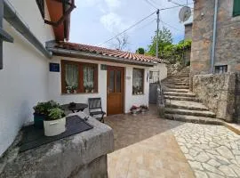 Stone House in Dobrec with Sea View & Jacuzzi
