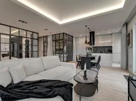 Waterlane River View Premium SPA, Pool & Gym by Downtown Apartments