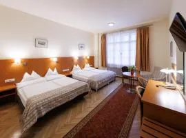 Continental Hotel-Pension