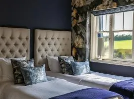 Rooms on the River at Johnsons Bar