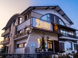 Pensiunea Par&acirc;ng, hotel con estacionamiento en T&acirc;rgu Jiu