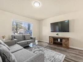 Peaceful and Quiet 4 Br house with Garage