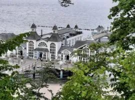 2-Zimmer-Ferienwohnung-in-Sellin-auf-Ruegen-direkt-an-der-Seeparkpromenade
