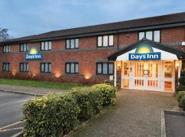 Days Inn Michaelwood M5、Falfieldの駐車場付きホテル