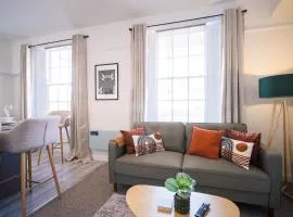 Gloucester Apartments x 3 FREE Parking & short walk to the University & Hospital