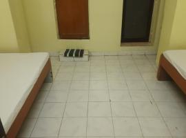 Devika Jain guest house, hotel i Kolkata